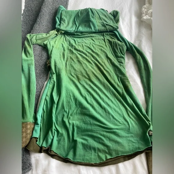 Sew Much Love green tunic cowl hoodie top medium - Picture 3 of 4
